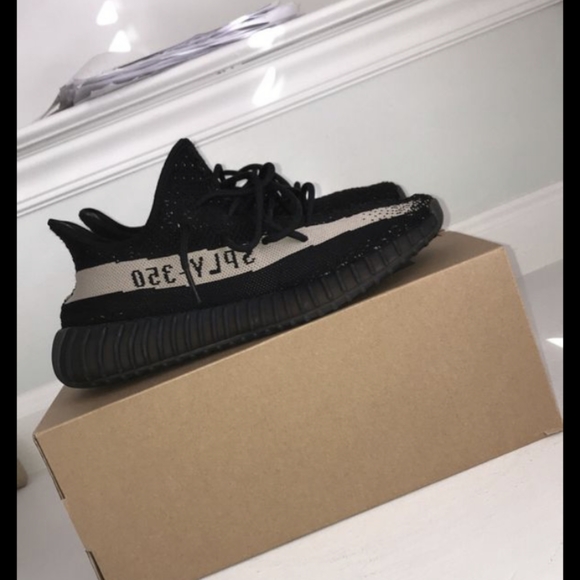 Yeezy main image 4